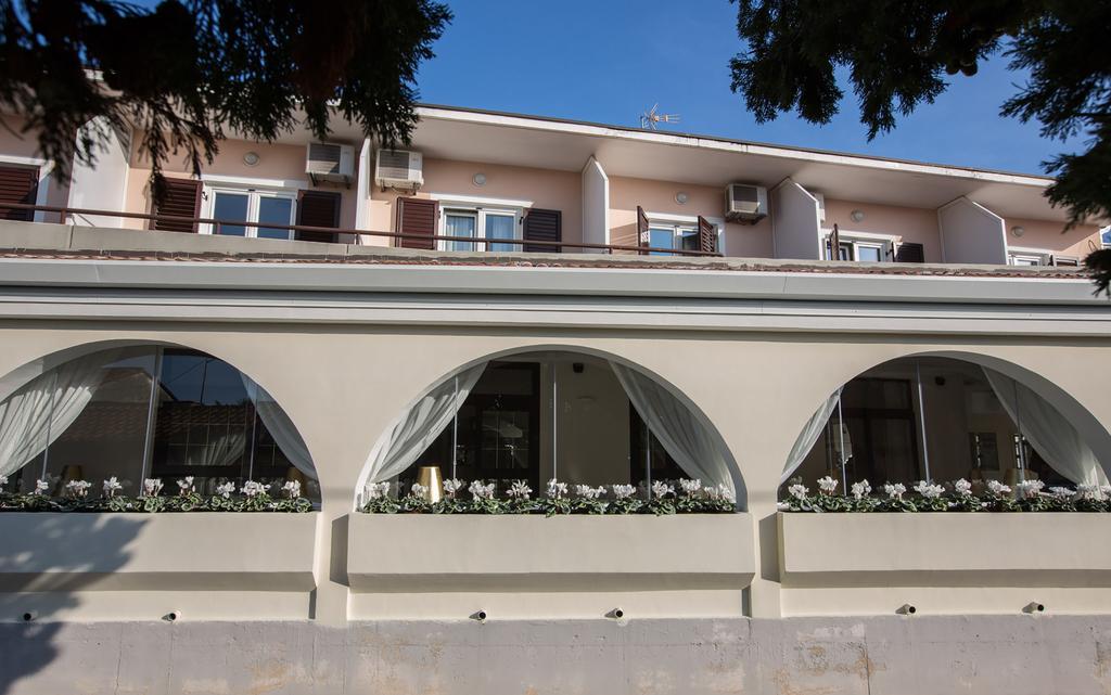 Hotel La Settima Luna Савудрия Экстерьер фото